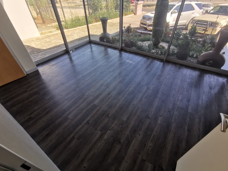 Commercial Property for Sale in Flamwood North West